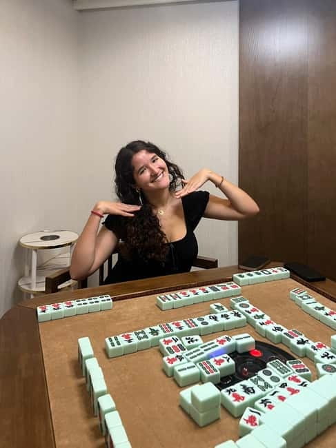 Shanghai Mahjong Experience: Discover Art of Chinese Mahjong - Playing with a professional Mahjong master