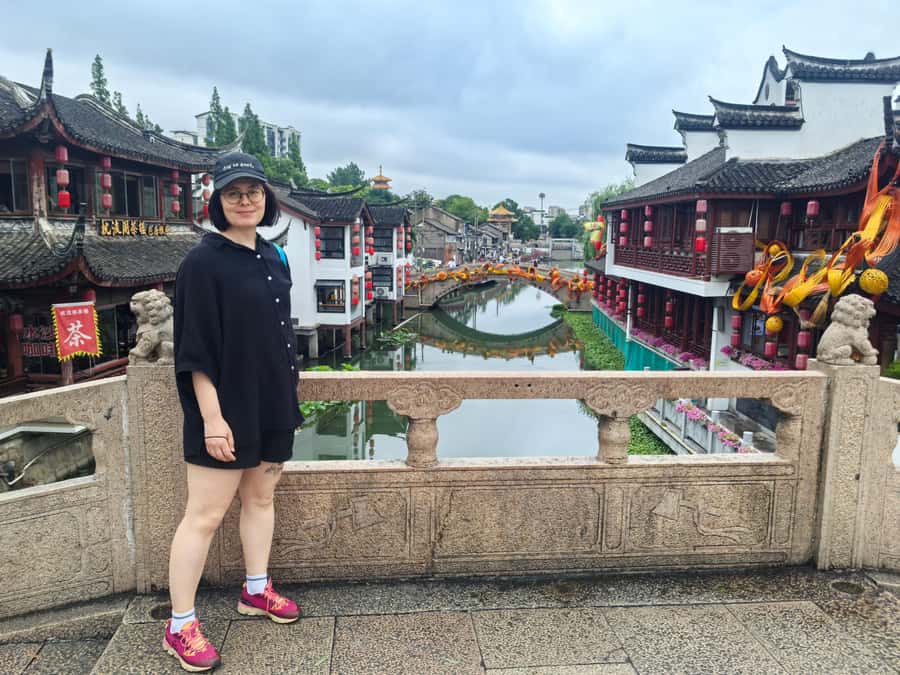 Shanghai Must-See and Foodie Test Bike Tour( Day & Night) - Crossing the old garden bridge to the Bund