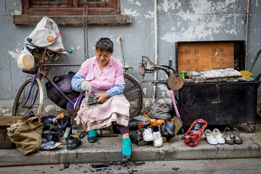 Shanghai Must-See and Foodie Test Bike Tour( Day & Night) - Rolling across Nanjing Road