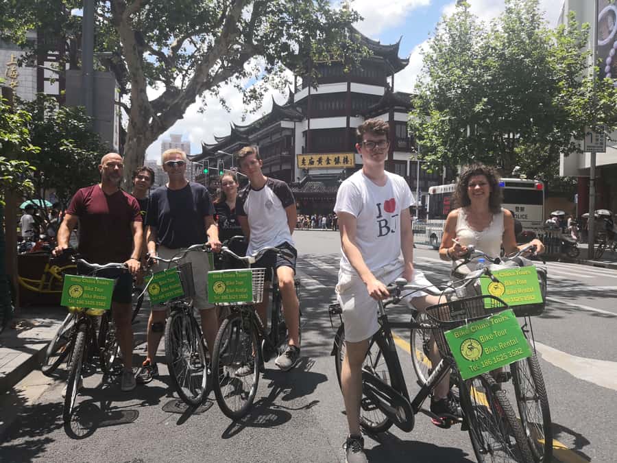 Shanghai Must-See and Foodie Test Bike Tour( Day & Night) - Exploring the Yu Garden Bazaar and old city lanes