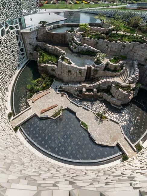 Shanghai: Natural Museum tickets with guide(optional) - Earth science, wildlife, and survival skills