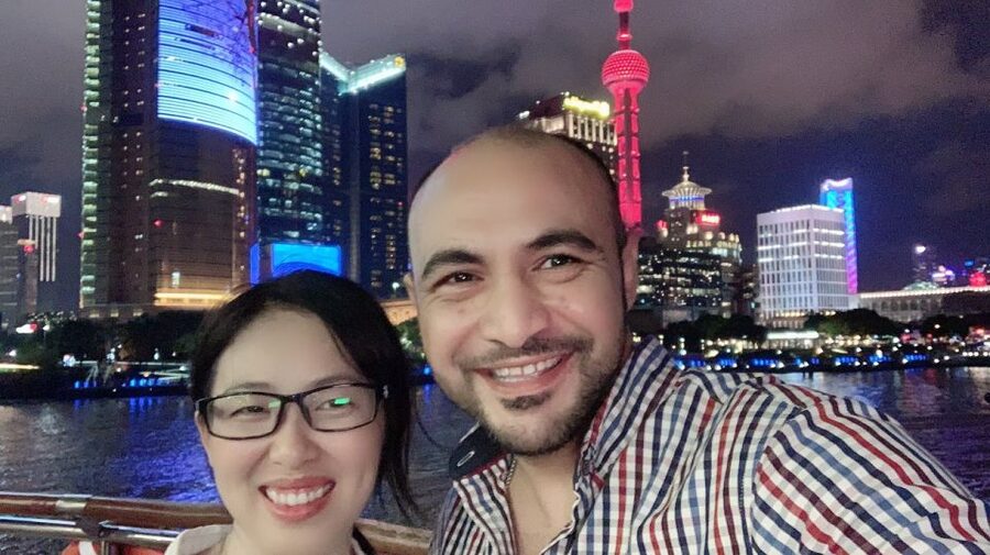 Shanghai: Night River Cruise Tour with Xinjiang Style Dining - The guide is a major part of the value
