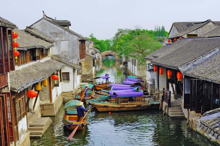 Shanghai:Old Town, Yu Garden, Zhujiajiao Water Town Bus Tour - Yu Garden’s pavilions, ponds, and rock work