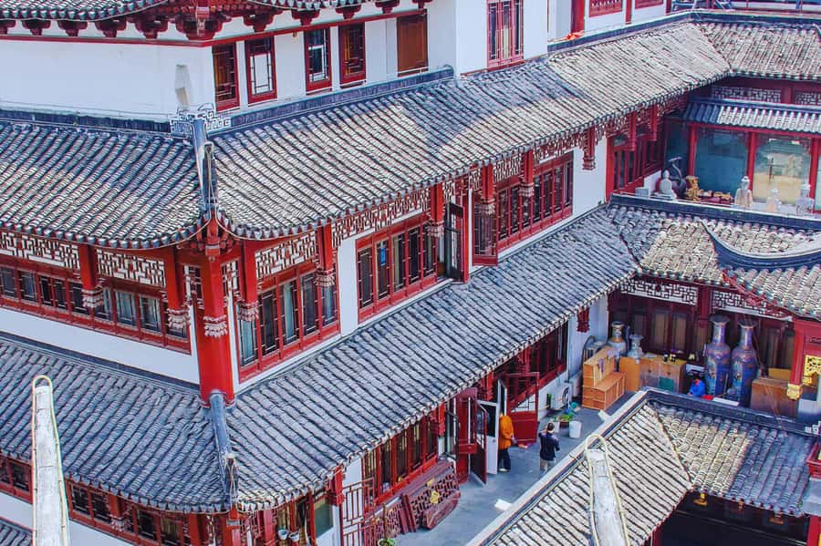 Shanghai:Old Town, Yu Garden, Zhujiajiao Water Town Bus Tour - Returning to Shanghai and ending at the Bund