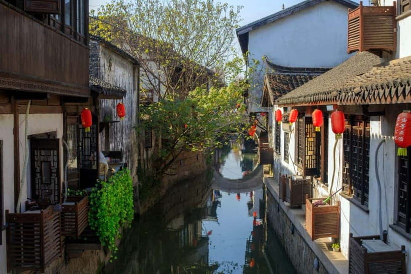 Shanghai: Private Day Tour to Suzhou by Bullet Train - Pingjiang Road, lunch, and a glimpse of old Suzhou