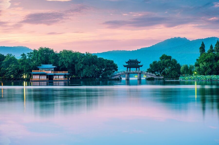 Shanghai: Private Guided Tour to Hangzhou by Bullet Train - How much value do you get for $314?