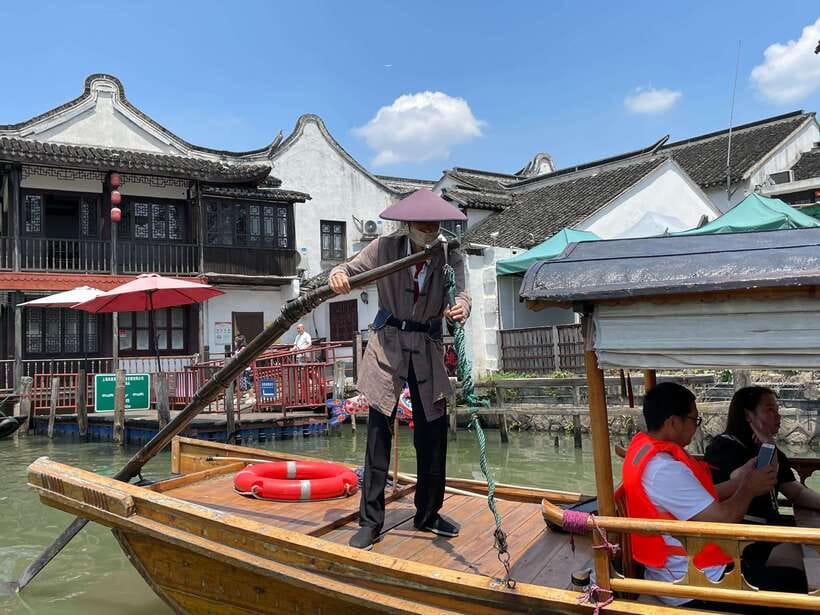 Shanghai: Private Shanghai & Zhujiajiao Tour with Lunch - The Bund, Shanghai Tower, and the city’s two faces