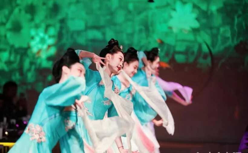 Shanghai: Royal Banquet with Chinese Cultural Performance - Is $117 a Fair Price?
