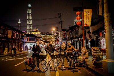 Shanghai Small-Group Night Tour by Bike