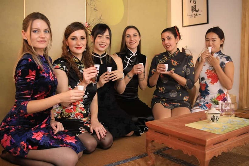 Shanghai: Song Dynasty Tea Ceremony Experience - A calm activity for groups