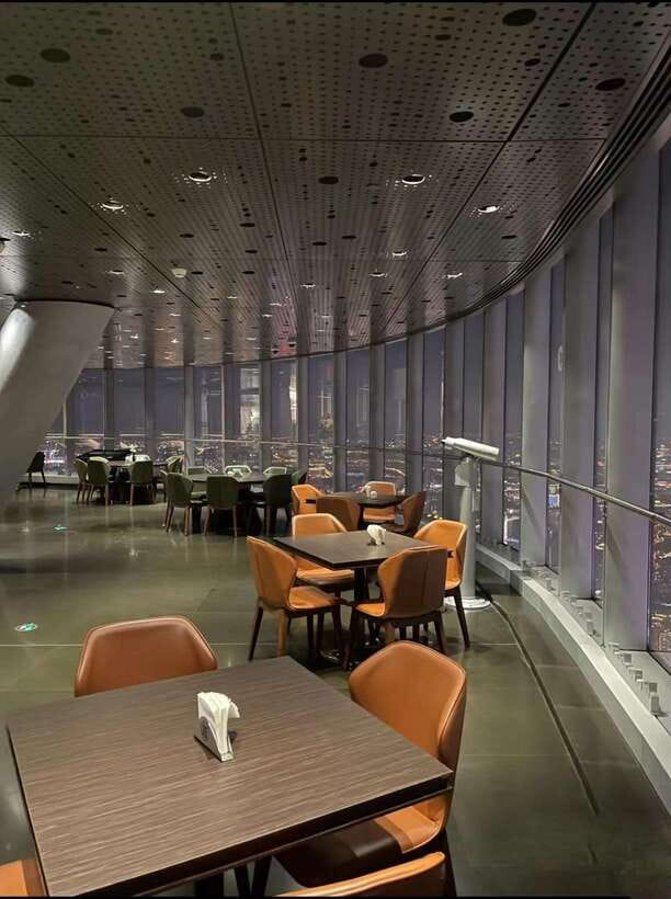Shanghai Tower: Lunch or Dinner on the 119th Floor - Families, children, and wheelchair access