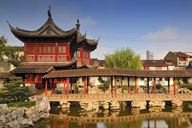 Shanghai: Yu Garden Admission Ticket - Entering through the digital ticket