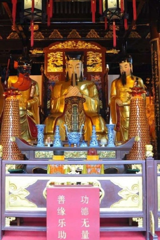 Shanghai: Yu Garden and City God Temple Walking Tour - Why this walk works for seeing old Shanghai