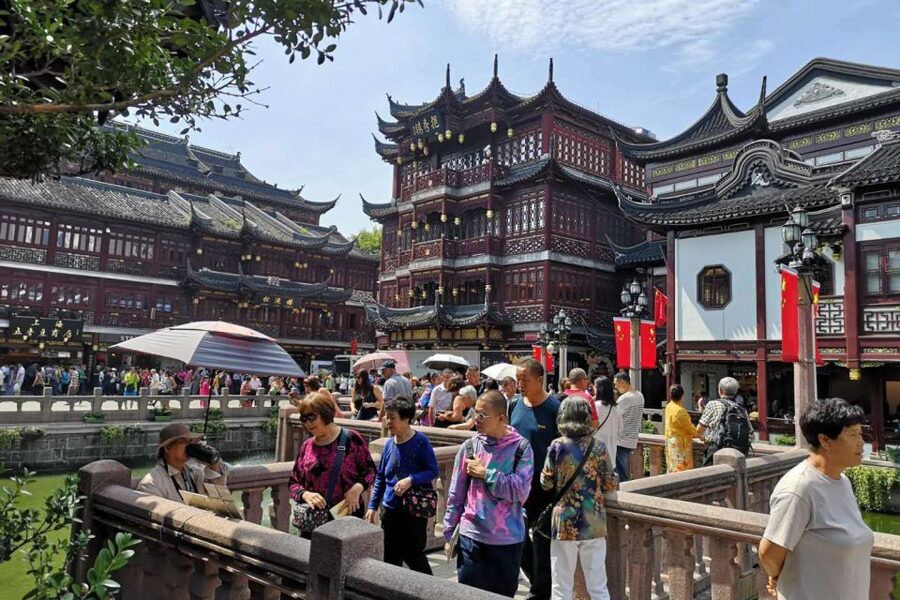 Shanghai: Yu Garden and City God Temple Walking Tour - What $60 gets you, and what it does not