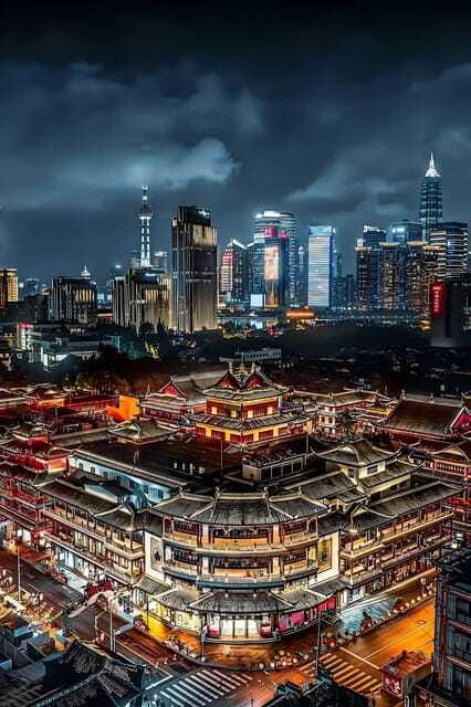 Shanghai: Yu Garden with Entry Tickets(optional) - The Grand Rockery and Jade Rock