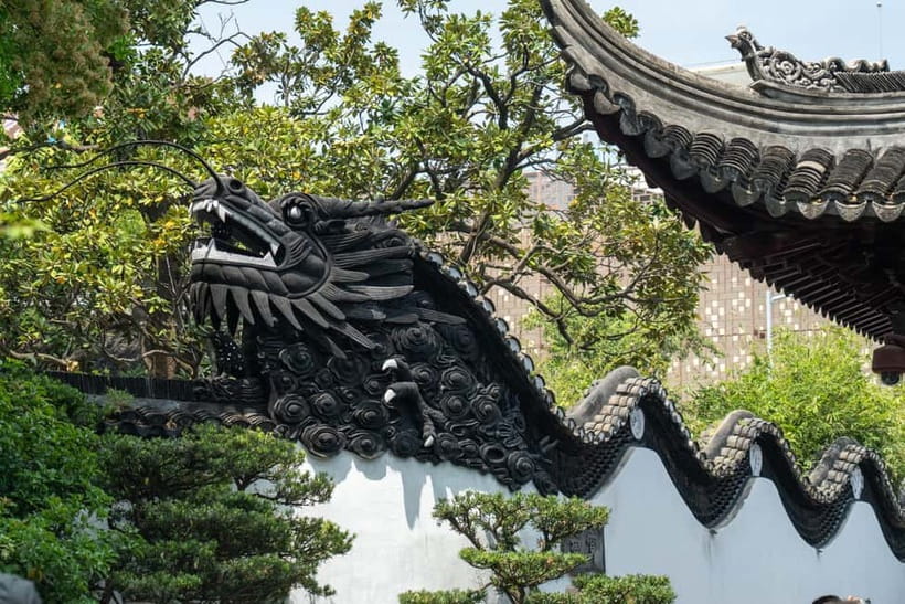 Shanghai: Yuyuan, City God Temple Old City Tour-Tip Based - Yuyuan Garden smallware and local craft