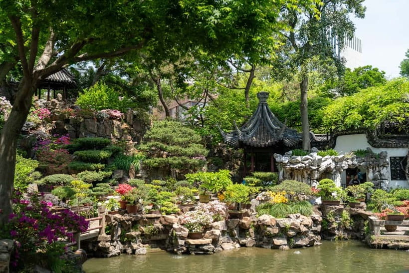 Shanghai: Yuyuan, City God Temple Old City Tour-Tip Based - What the two-hour format really gives you