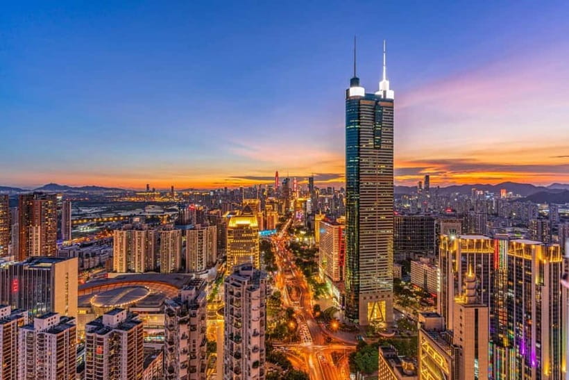 Shenzhen：8h City Walk & Future Experience Highlights Trip - Diwang Building and Shun Hing Square: Shenzhen’s vertical side