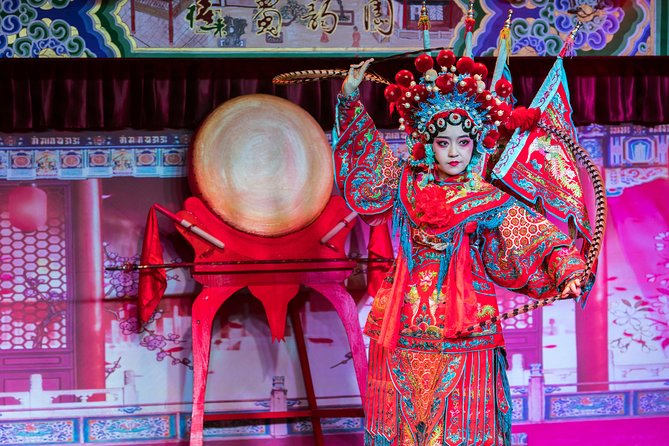 Sichuan Opera Show with Hotel Pickup - Who will get the most from this opera night