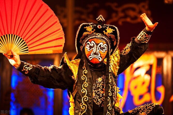 Sichuan Opera with face-changing at Sichuan opera theater - Why face-changing is the evening’s main event