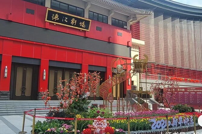 Sichuan Opera with face-changing at Sichuan opera theater - Optional costume dressing before the show