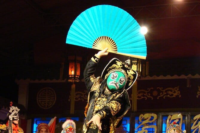 Sichuan Opera with face-changing at Sichuan opera theater - How long should you plan for?