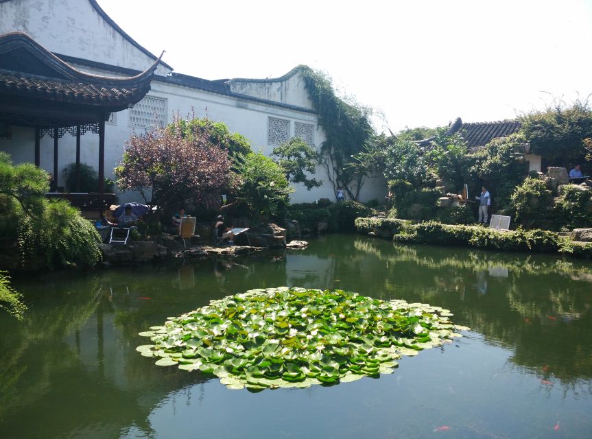 Su Zhou and Zhou Zhuang Water Village Day Tour - Lunch at a local Chinese restaurant