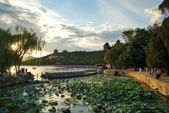 Summer Palace Private Tour with Public Transport&Optional Extras - Why the metro ride improves the tour