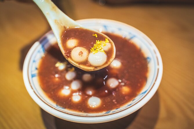 Suzhou Alleyway Walking Food Tour - Bubble wontons in a rich broth