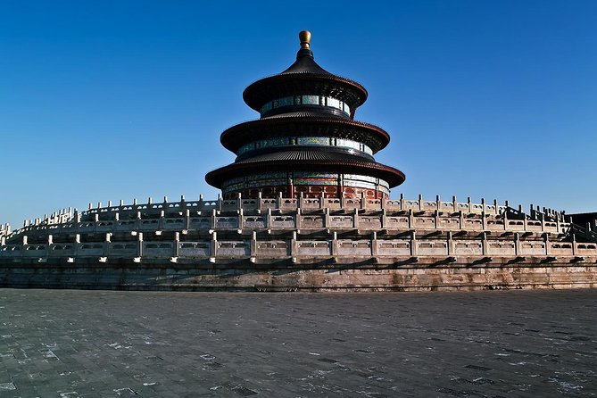 Temple of Heaven and Tai Chi Tour - The Pearl Market option across the road