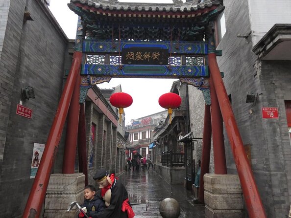 Temple of Heaven Ticket with Optional Guide Service - Choosing self-guided entry or the private guide