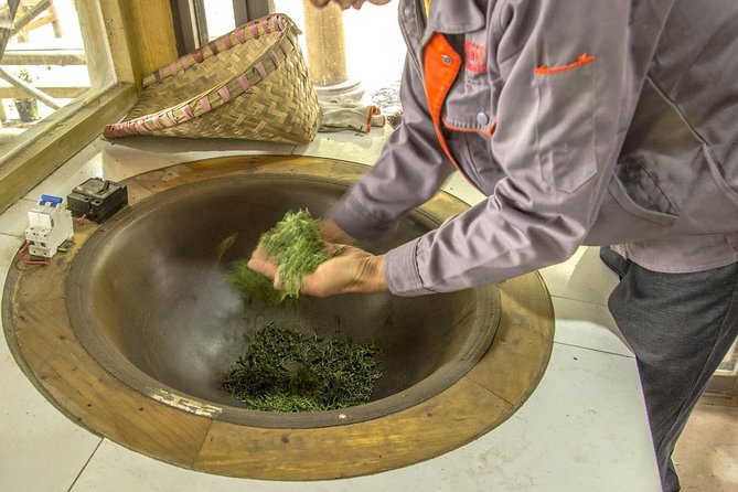 Three-Hour Private Chengdu Tea Wholesale Market Tour - Tasting before you buy