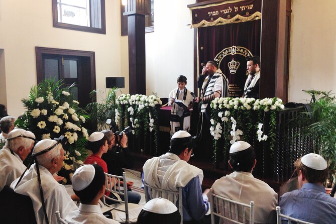 Tour of Jewish Shanghai led by a Jewish History Expert - Back lanes and a former refugee home