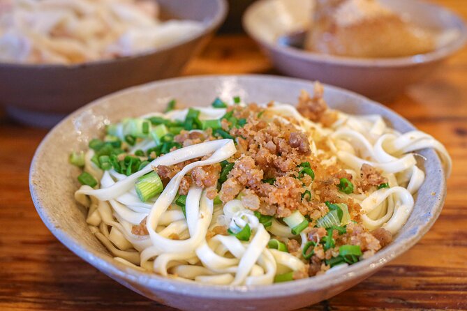 Tuktuk Food Tour Through Chengdu's Local Eats - Tuk-tuk routes through alleys, parks, and small temples