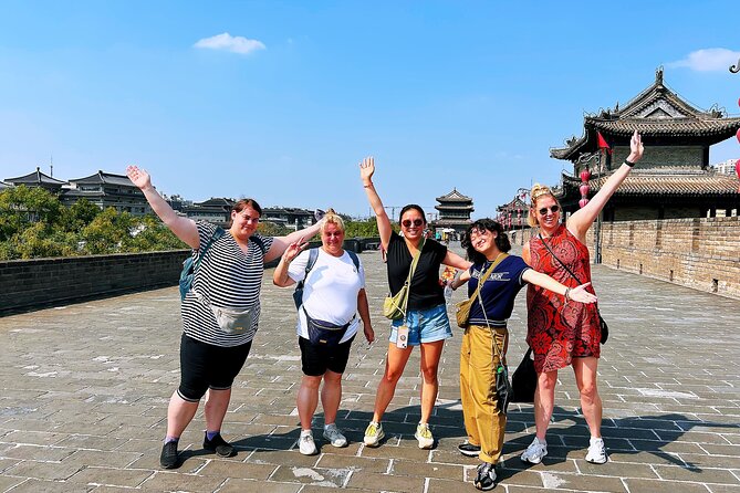 Xi'an: Exclusive Terracotta Army Tour & Local Family Lunch - Timing, crowds, and practical advice