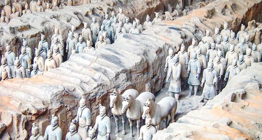 Xi'an: Terracotta Army, Lunch, City Wall, Pagoda, Bazaar - Timing, Comfort, and Small Drawbacks