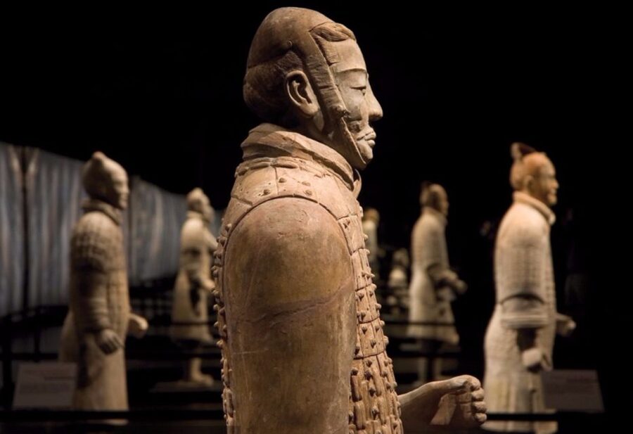 Xi'an: Terracotta Warriors Private Tour with Optional Lunch - What a private English guide adds