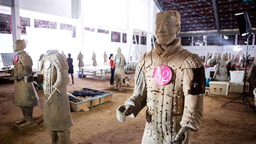 Xi'an: Terracotta Warriors Tour w/Optional Guide or Transfer - The subway option and its long ride