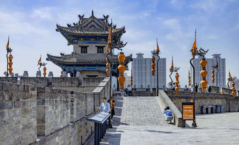 Xi'an: Xi’an City Wall South Gate(Yongningmen) Entry Ticket - Biking on Xi’an’s broad ramparts