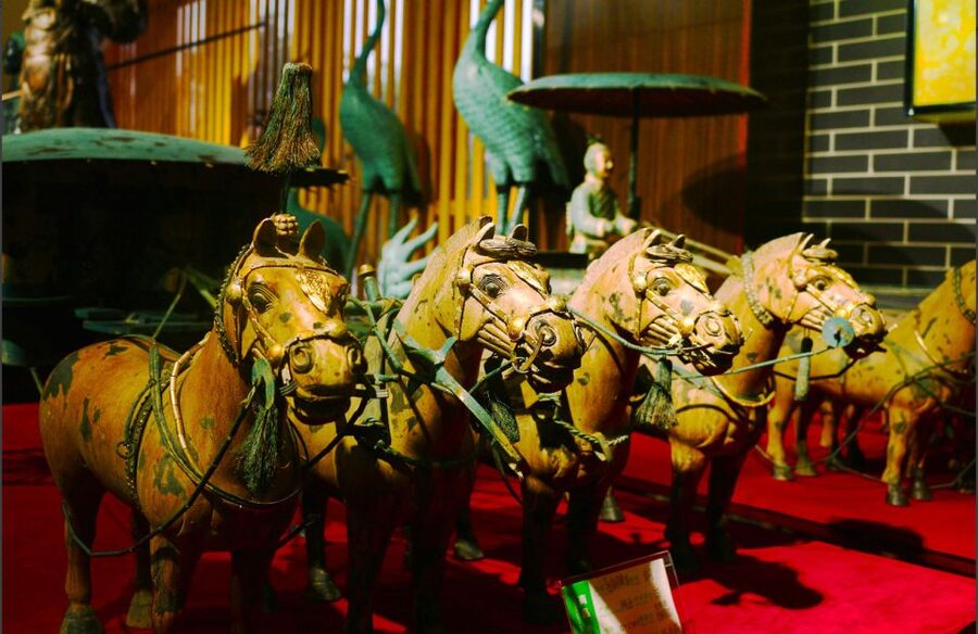 Xian Terracotta Amry& Romantic Show & Grand Tang Bright City - The Romantic Show brings Xi’an’s past to the stage