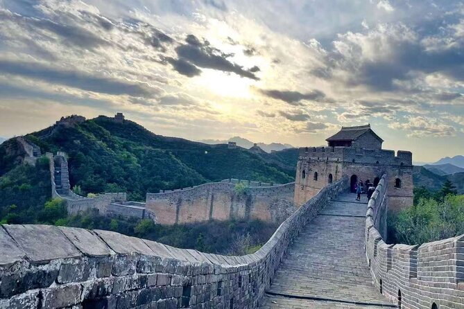 ZANBUS: Trip to the Jinshanling Great Wall Departing at 7:30 AM - A Guide Who Helps Keep the Day on Track
