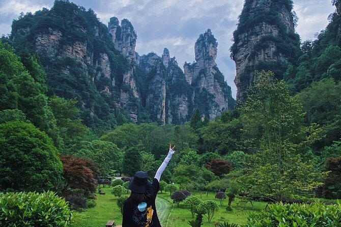 Zhangjiajie National Forest Park Entrance Ticket - Tianzi Peak and views through the mist